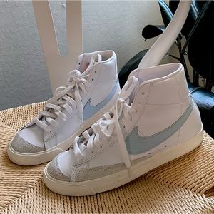 Nike Blazer Mid 77 / Light Blue